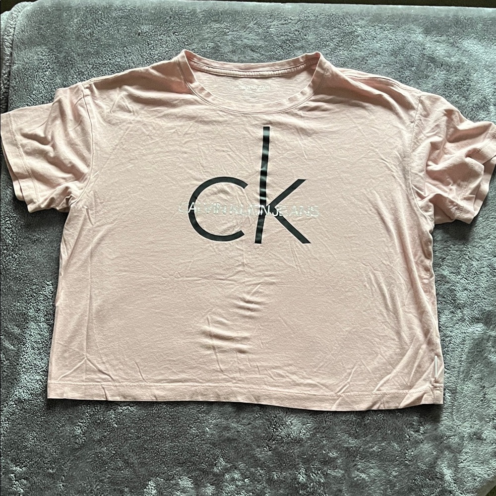Calvin Klein Women’s Light Pink Logo Tee